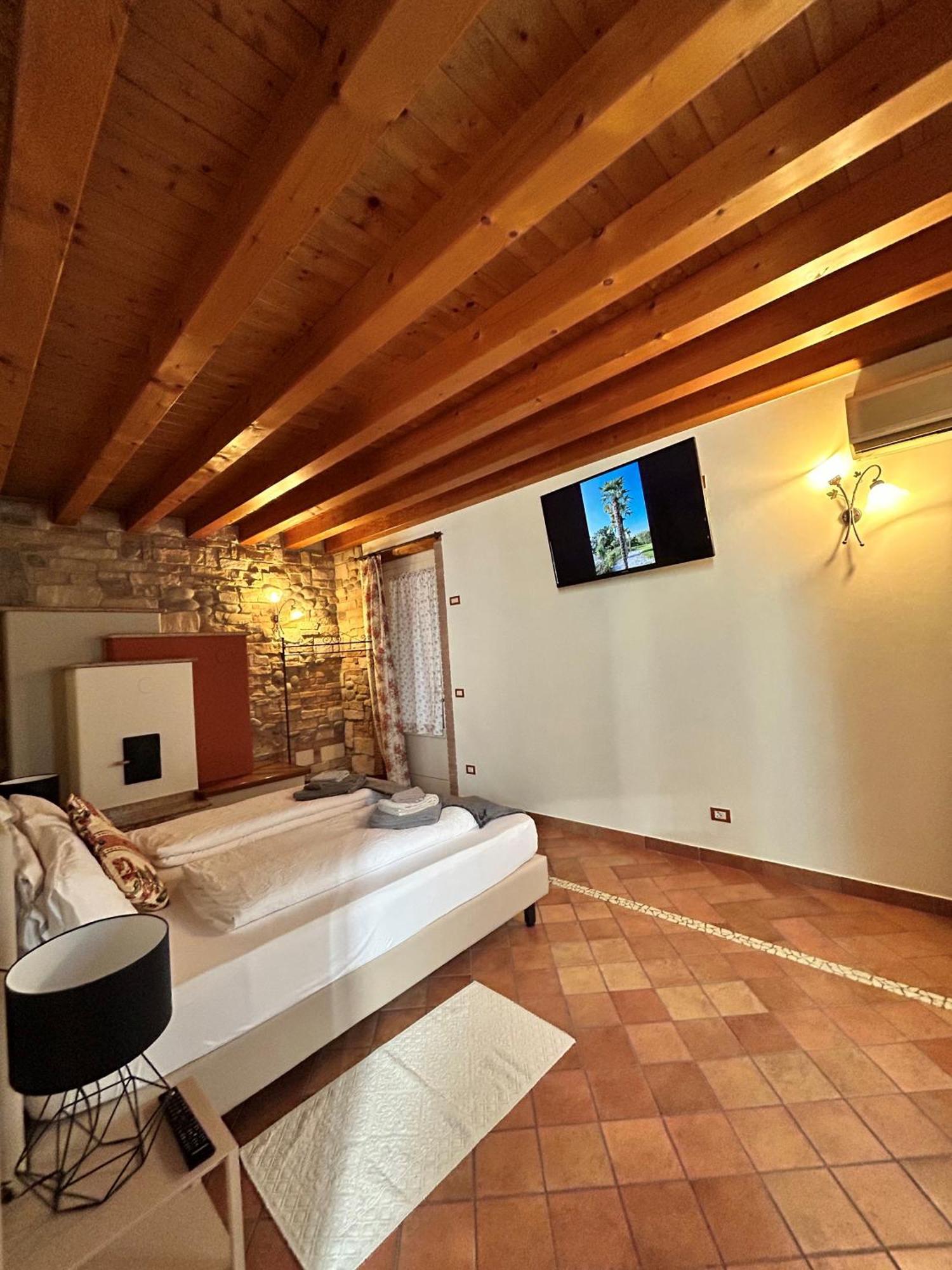 Agriturismo Le Tese Кола Экстерьер фото